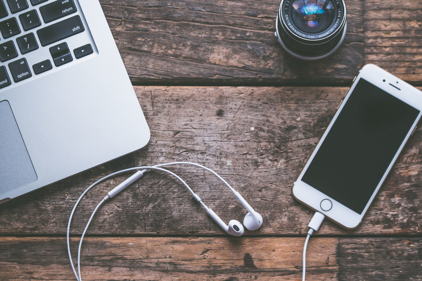 11 Ways To Declutter and Organise Your Digital Space