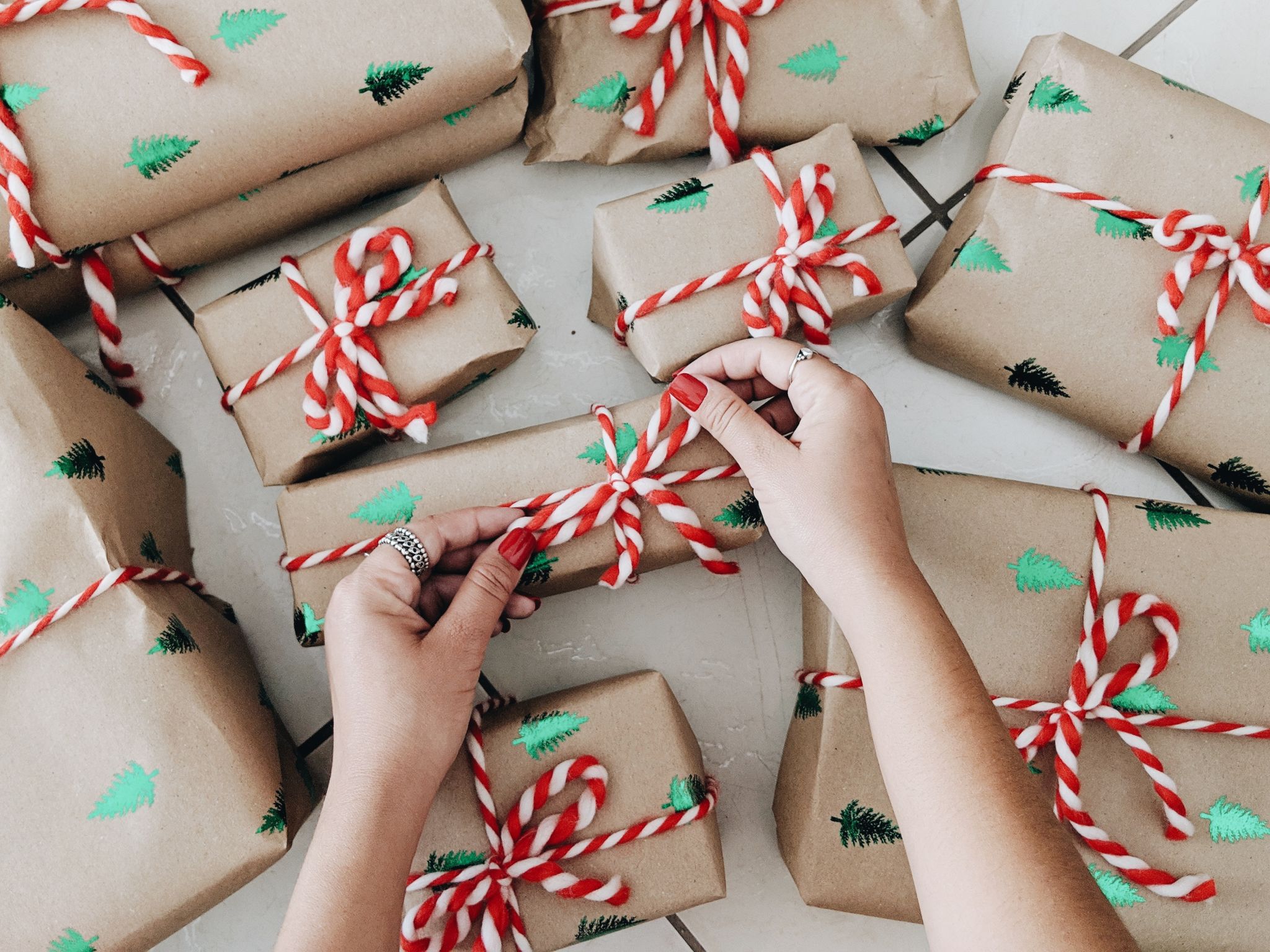 Christmas gift budget tips free spreadsheet olivia white